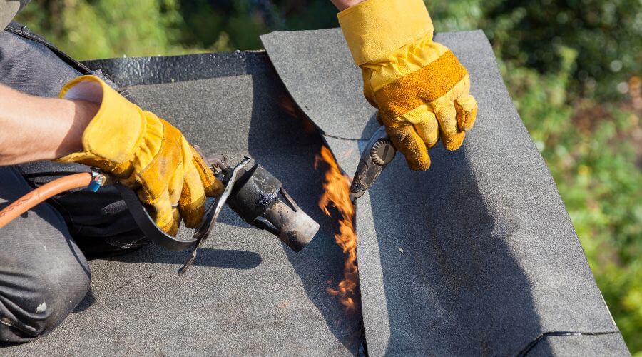 Professional gutter cleaning in Ash Flat, AR